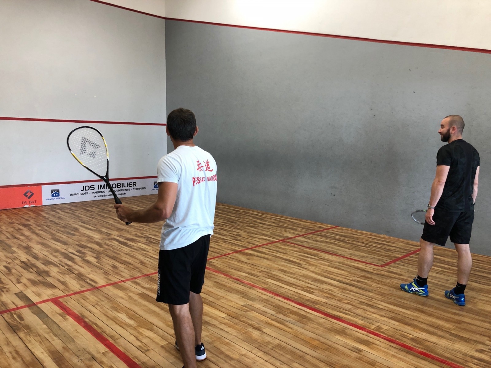 Pratiquer le squash: comment dépenser 700 calories par heure sans footing à côté de Bordeaux Cauderan